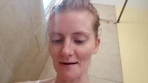 Snapshot of redheadmainevent chatting on 10.14.25 redheadmainevent online show from 10.14.25