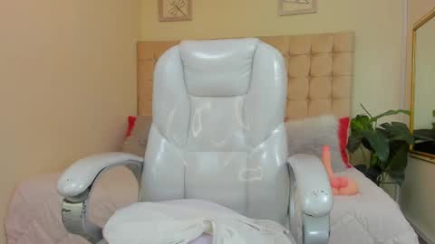 Lupe online show from 03.04.25