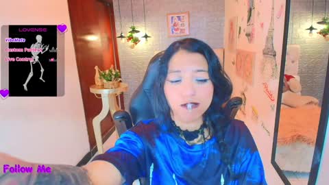 Snapshot of redhotter_ chatting on 01.11.25 Lili Lopez online show from 01.11.25