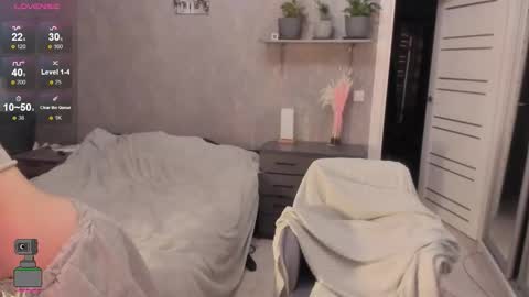 Stephanie online show from 12.16.25