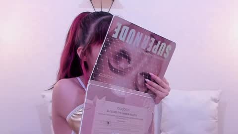 Snapshot of redmeloddy chatting on 01.11.25 Meloddy online show from 01.11.25