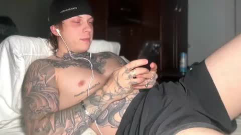 Snapshot of redrumbackwards chatting on 07.22.26 redrum online show from 07.22.26