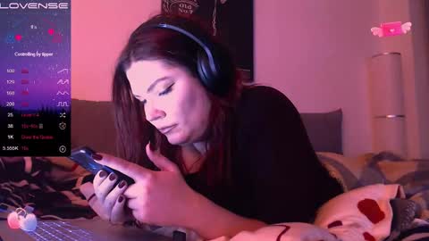 Snapshot of redyari chatting on 12.07.24 Red online show from 12.07.24