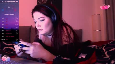 Snapshot of redyari chatting on 01.31.25 Red online show from 01.31.25