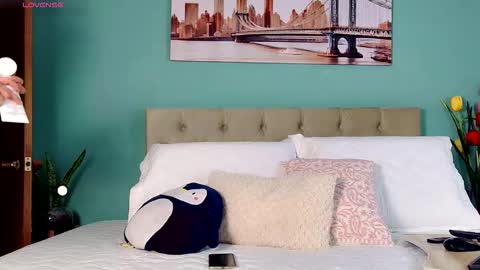 Yanella online show from 02.17.26