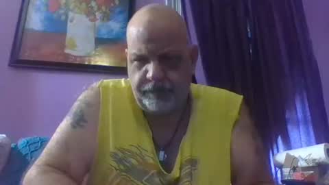 Snapshot of reggieroux chatting on 09.21.25 reggie online show from 09.21.25