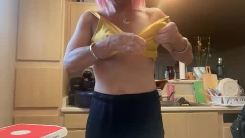 Snapshot of regina_george310 chatting on 07.29.26 regina_george310 online show from 07.29.26