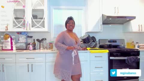 reginabanx online show from 12.14.25