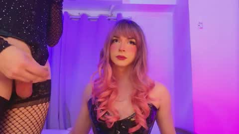 Snapshot of reginarose chatting on 01.12.26 reginarose online show from 01.12.26