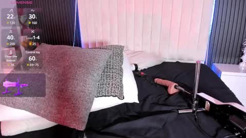 reginavegaa online show from 03.05.25