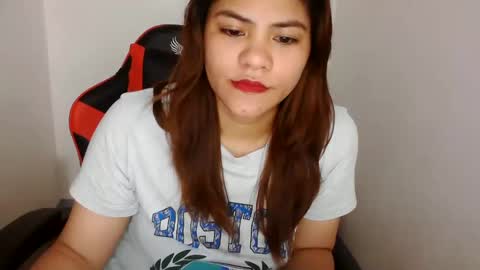 Snapshot of reign2525 chatting on 02.22.25 reign2525 online show from 02.22.25