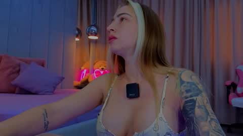 reina cummings online show from 10.15.25