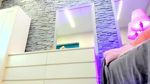 reina cummings online show from 04.14.26