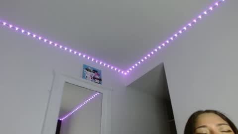 reina_reina online show from 09.27.25