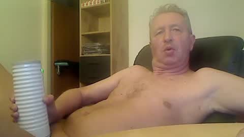 Snapshot of reini7211 chatting on 06.14.26 reini7211 online show from 06.14.26