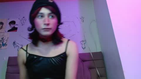Snapshot of reiv_femboy chatting on 05.22.26 reiv_femboy online show from 05.22.26