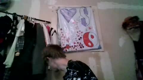 Snapshot of relytburns420 chatting on 06.25.26 tylerBurnham online show from 06.25.26