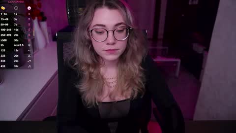 Snapshot of remywild chatting on 11.05.25 RemyWild online show from 11.05.25