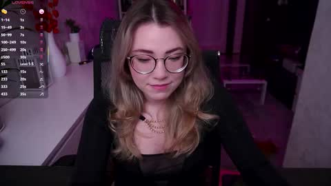 Snapshot of remywild chatting on 11.29.25 RemyWild online show from 11.29.25