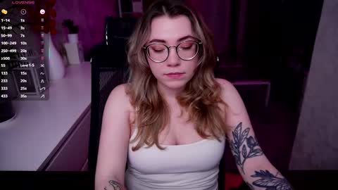 Snapshot of remywild chatting on 12.05.25 RemyWild online show from 12.05.25