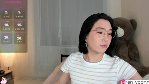 Snapshot of ren_yoonn chatting on 05.04.26 Ren online show from 05.04.26