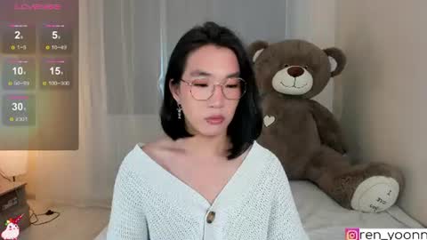 Snapshot of ren_yoonn chatting on 06.20.26 Ren online show from 06.20.26