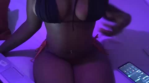 renal_queen online show from 10.22.25