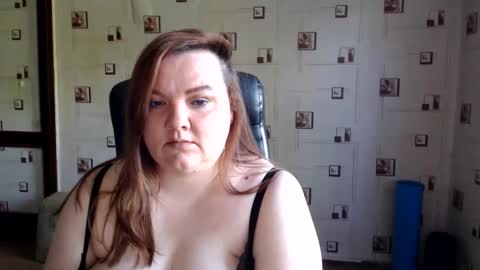 renataoia online show from 05.31.26