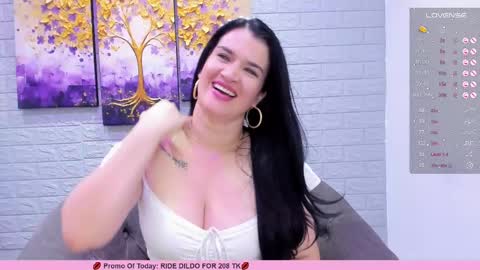 Snapshot of renataruiz_rr chatting on 03.06.25 online show from 03.06.25