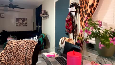Snapshot of rene_heartz99 chatting on 12.08.24 Naughty closet slut here to suck all your friends off online show from 12.08.24