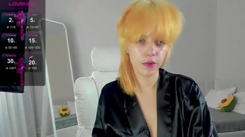 Rene online show from 11.22.25