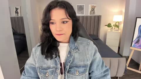 Snapshot of renee_shelby_ chatting on 12.02.24 Renee Shelby online show from 12.02.24