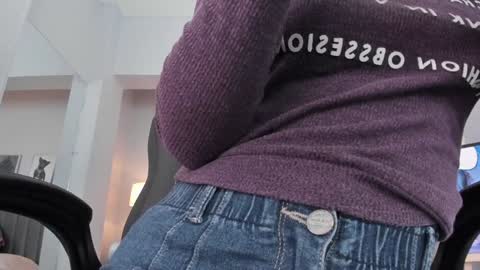 Snapshot of renee_shelby_ chatting on 12.06.24 Renee Shelby online show from 12.06.24