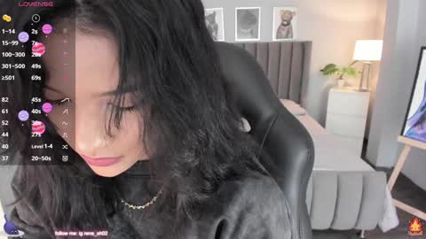 Snapshot of renee_shelby_ chatting on 12.09.24 Renee Shelby online show from 12.09.24