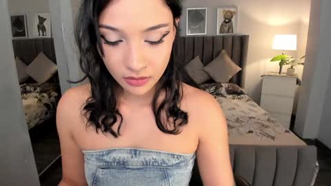 Snapshot of renee_shelby_ chatting on 01.06.25 Renee Shelby online show from 01.06.25