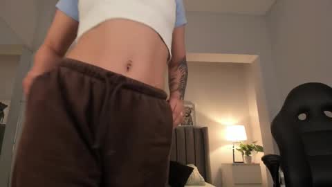 Snapshot of renee_shelby_ chatting on 02.21.25 Renee Shelby online show from 02.21.25