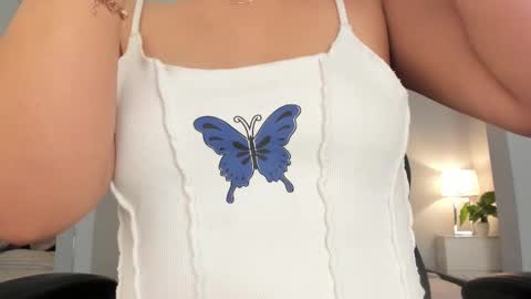 Snapshot of renee_shelby_ chatting on 02.25.25 Renee Shelby online show from 02.25.25