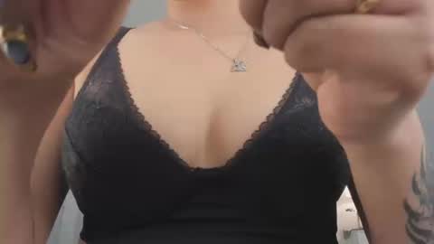 Snapshot of renee_shelby_ chatting on 09.10.25 Renee Shelby online show from 09.10.25