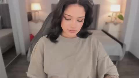 Snapshot of renee_shelby_ chatting on 09.11.25 Renee Shelby online show from 09.11.25