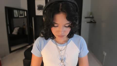 Snapshot of renee_shelby_ chatting on 01.06.26 Renee Shelby online show from 01.06.26