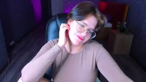 Snapshot of renee_turner chatting on 12.05.24 renee_turner online show from 12.05.24