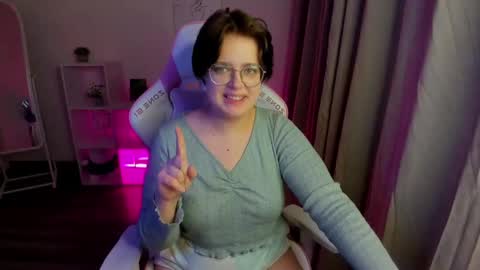 Snapshot of renee_turner chatting on 12.07.24 renee_turner online show from 12.07.24