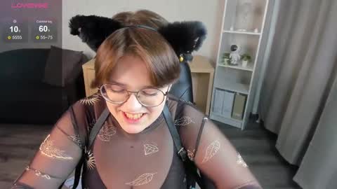 Snapshot of renee_turner chatting on 03.04.25 renee_turner online show from 03.04.25