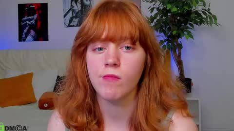 reneefoxy_ online show from 06.05.26