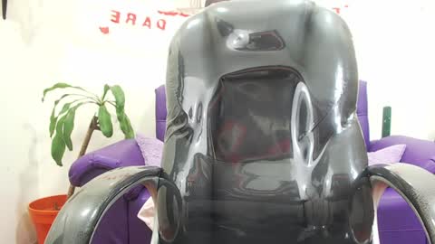 R E N E  online show from 12.04.24