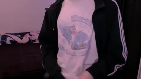 Snapshot of rennuts chatting on 03.20.26 rennuts online show from 03.20.26