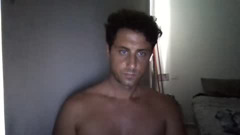 Snapshot of renud chatting on 09.08.25 renud online show from 09.08.25