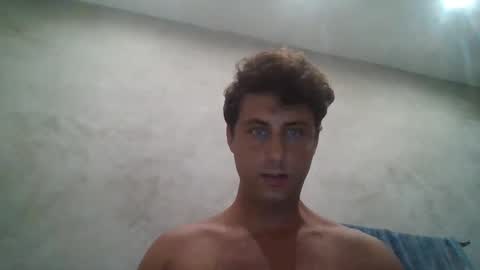 Snapshot of renud chatting on 09.10.25 renud online show from 09.10.25