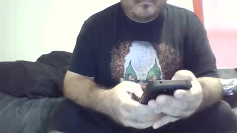 Snapshot of renz187 chatting on 12.15.25 Renz online show from 12.15.25