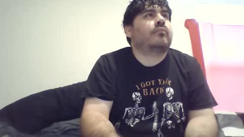 Snapshot of renz187 chatting on 12.16.25 Renz online show from 12.16.25